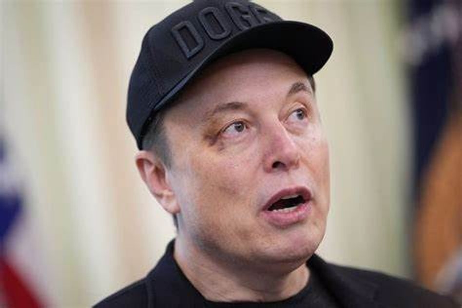 Elon Musk with a black eye, which he allegedly got from the U.S. Secretary of the Treasury