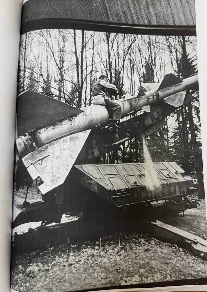 Павел Крисевич верхом на ракете