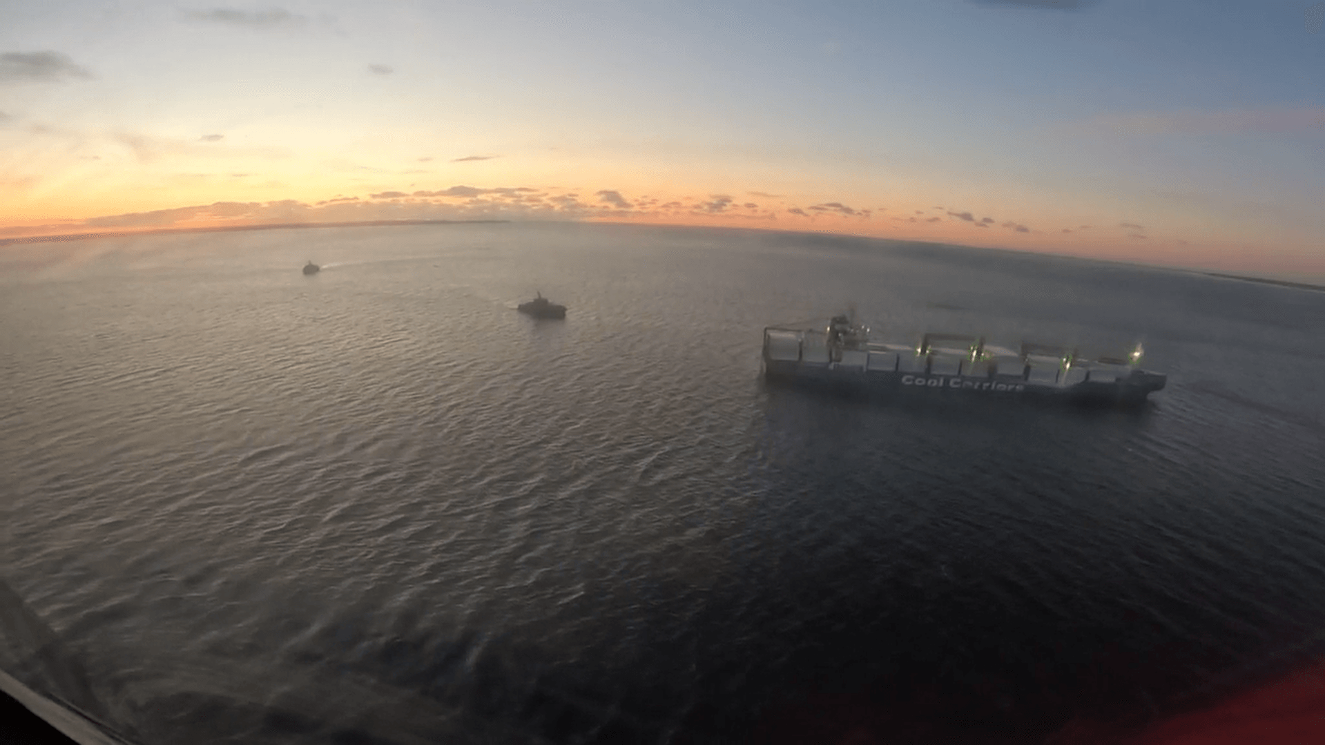 Скриншот: съемка при задержании Baltic Spirit у берегов Эстонии / Postimees