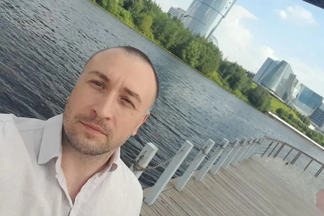 45-year-old Anapa resident Maksim Ovchinnikov was taken away to an unknown location by FSB officers on Feb. 27. Photo: Ivan Astashin's Telegram channel (@bloshaya_zona / Telegram)