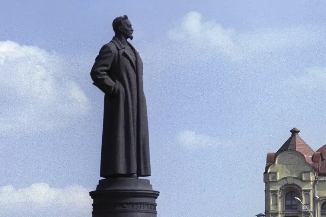 The monument to Felix Dzerzhinsky stood in front of the KGB building on Lubyanka Square until 1991. Photo: RIA Novosti