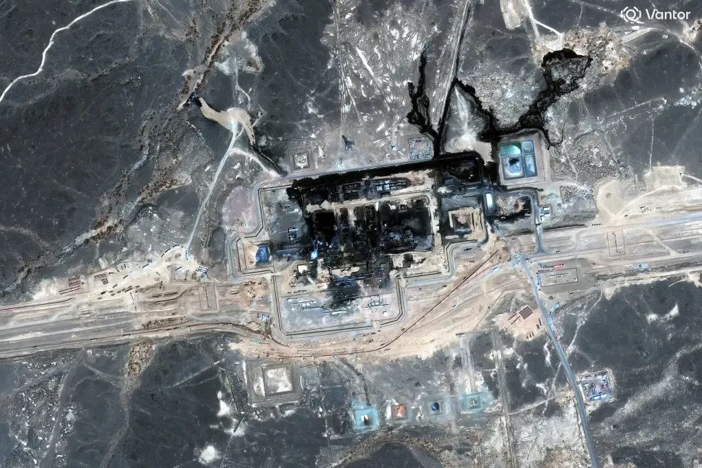 Спутниковый снимок повреждений на трубопроводе East-West 13 сентября. Фото: Vantor