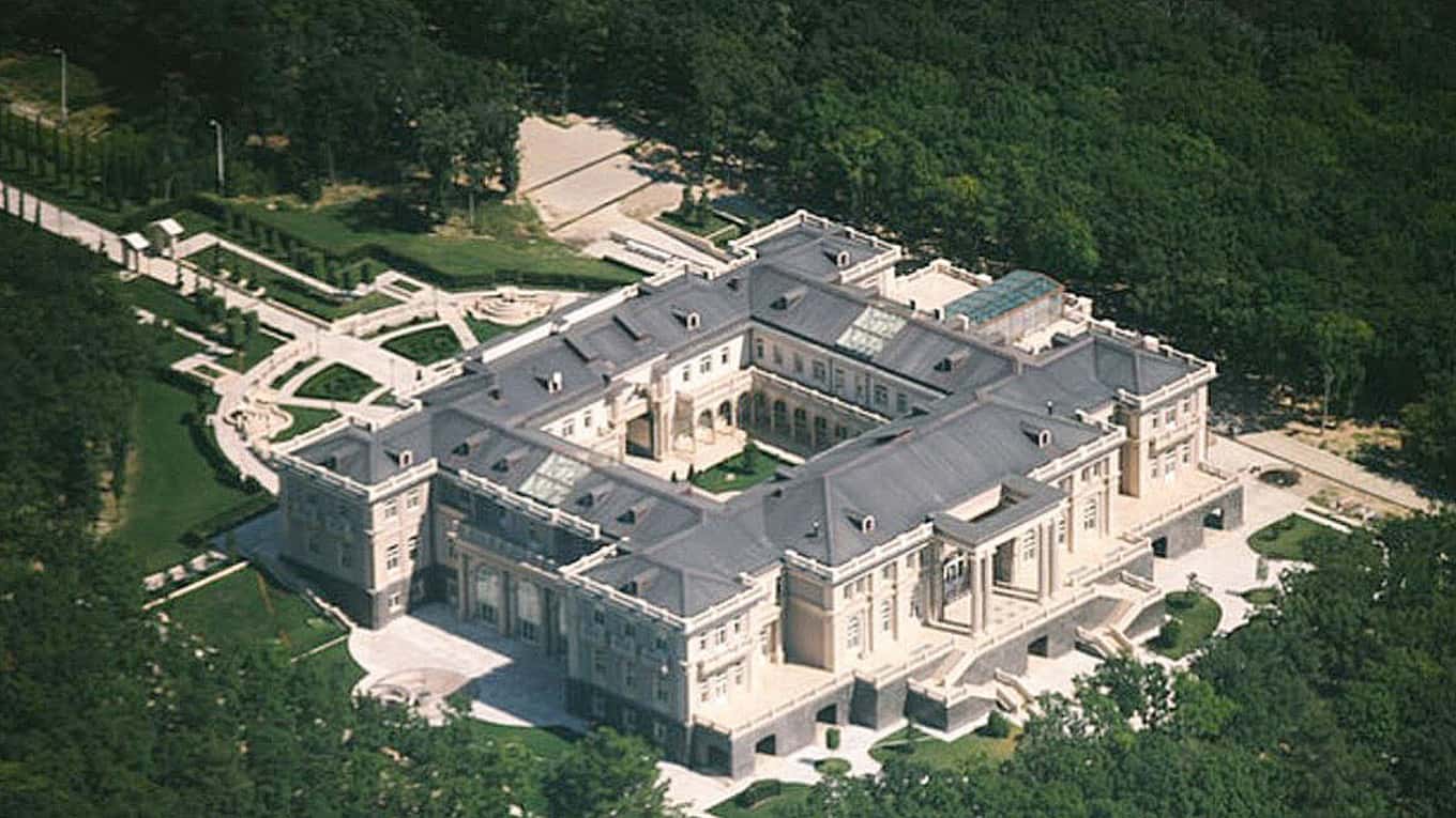 Би-Би-Си: дворец Путина под Геленджиком прятали 10 лет при помощи подставных собственников и спецслужб