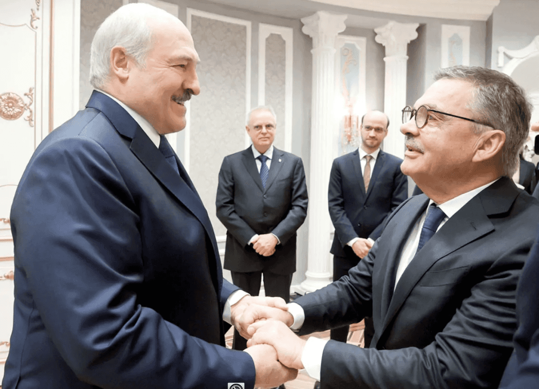 «Он не тот, кто хочет удержать власть». Глава ИИФХ вступился за Лукашенко, оправдываясь за перенос ЧМ по хоккею