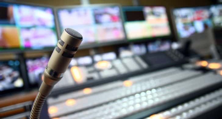 Не закрываются, а перемещаются. Российские СМИ расправляют плечи в эвакуации