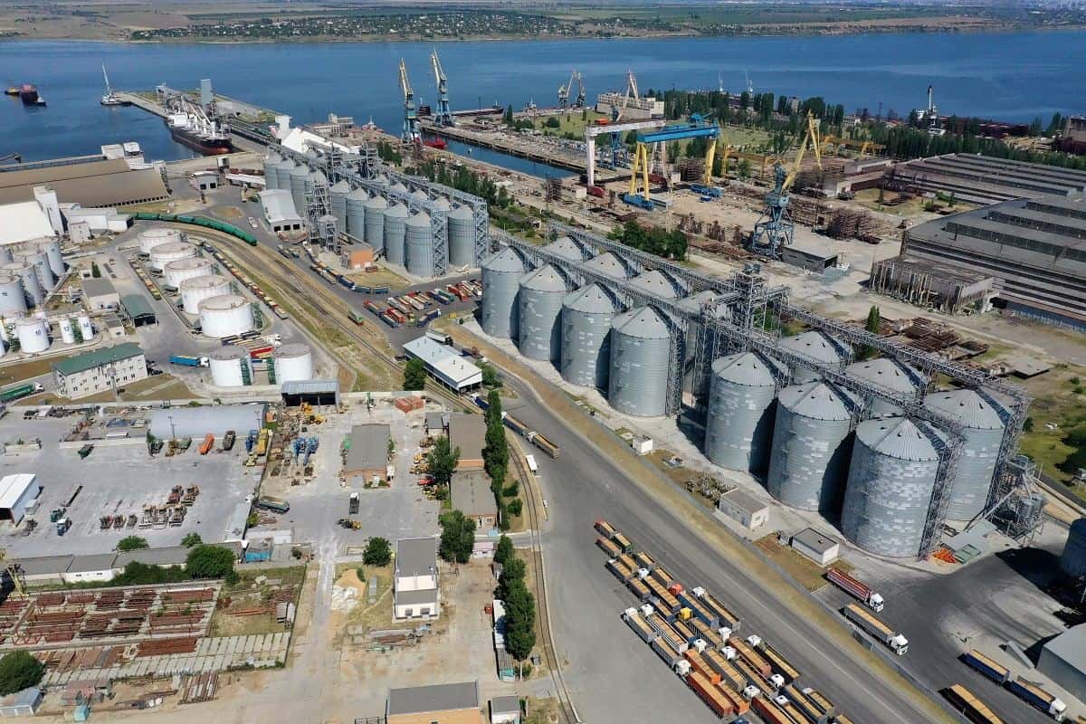 Зерновое лицемерие. Россия продолжает уничтожать пути экспорта злаковых из Украины после слов Путина о содействии и коридорах