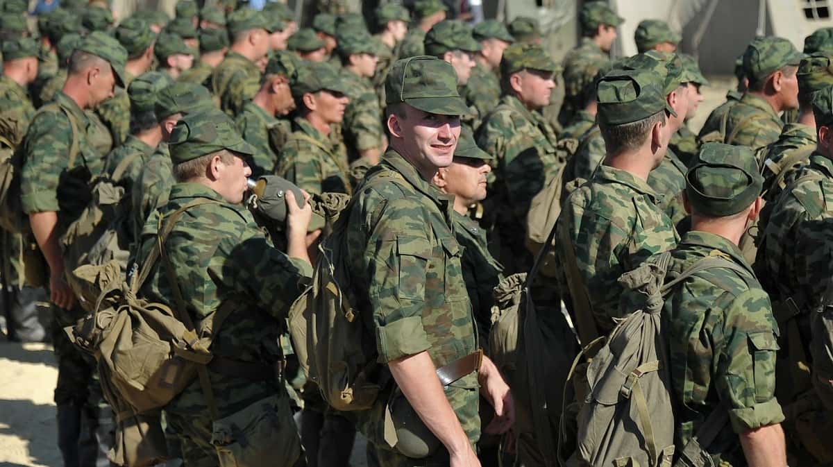 Более 2 тысяч человек добровольно записались на войну через Госуслуги — вице-премьер Дмитрий Чернышенко