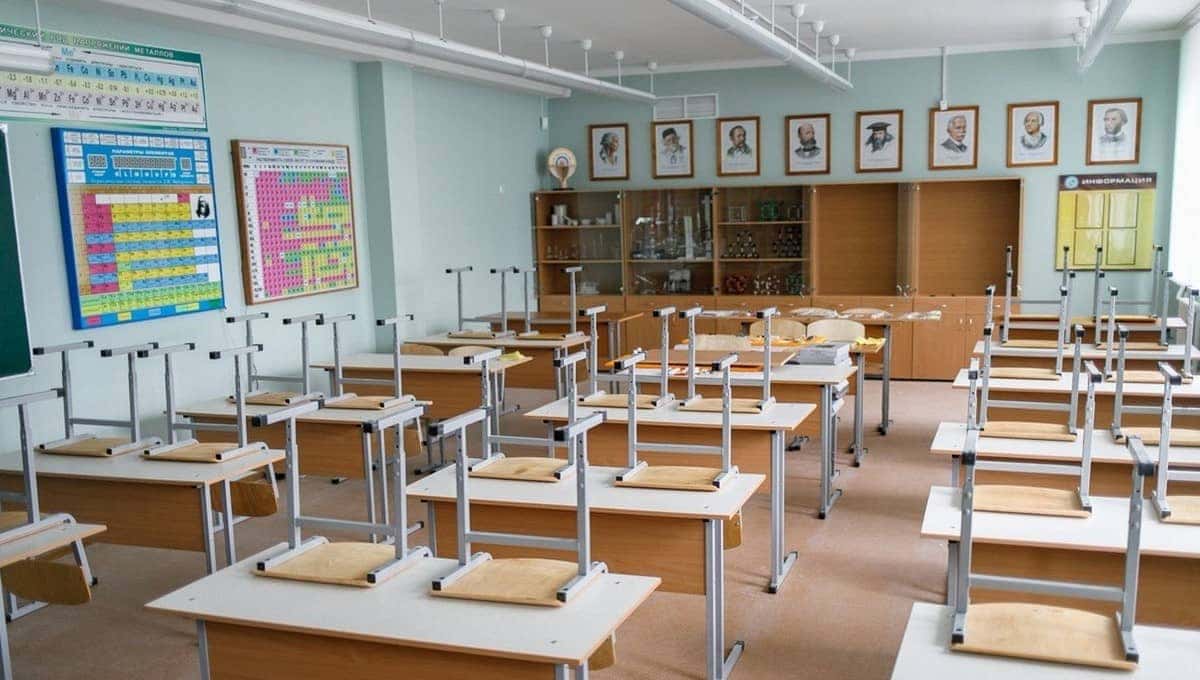 Российских школьников опрашивают о готовности участвовать в протестах, отношении к Путину и «экстремистам»