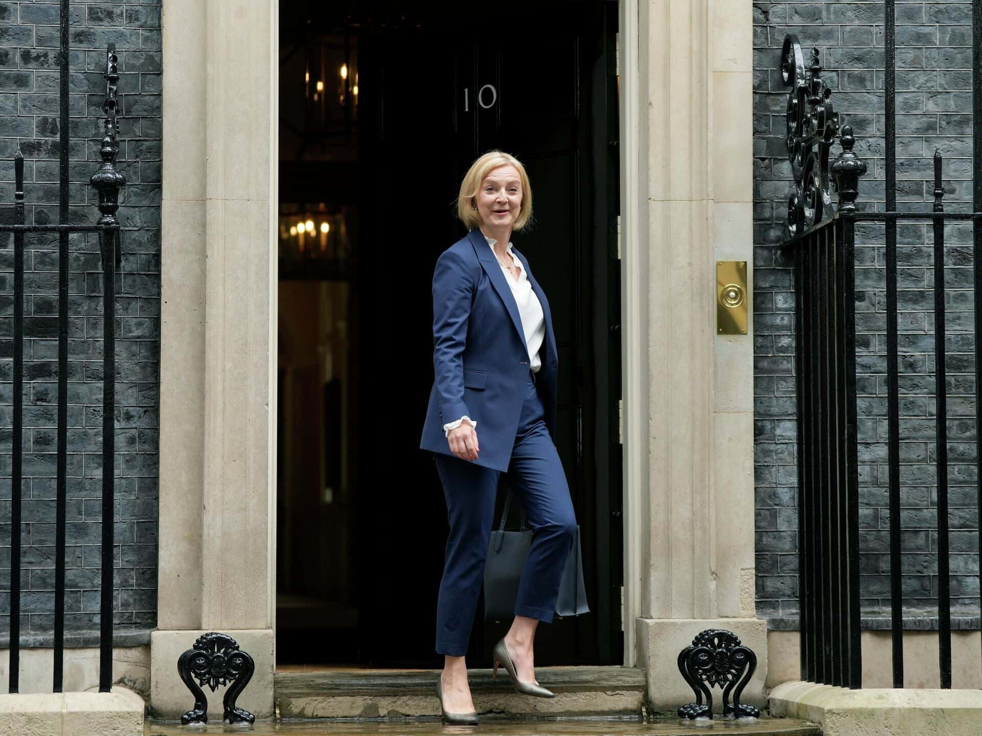 Бедная Лиз. Почему в Британии уходит в отставку правительство и кто может стать новым премьером