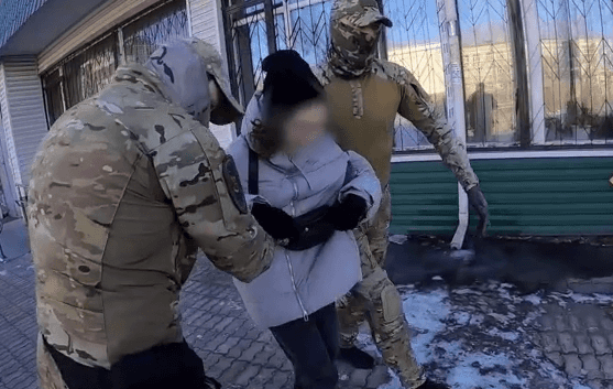 Активистку из Хабаровска задержали по делу о госизмене за донаты ВСУ