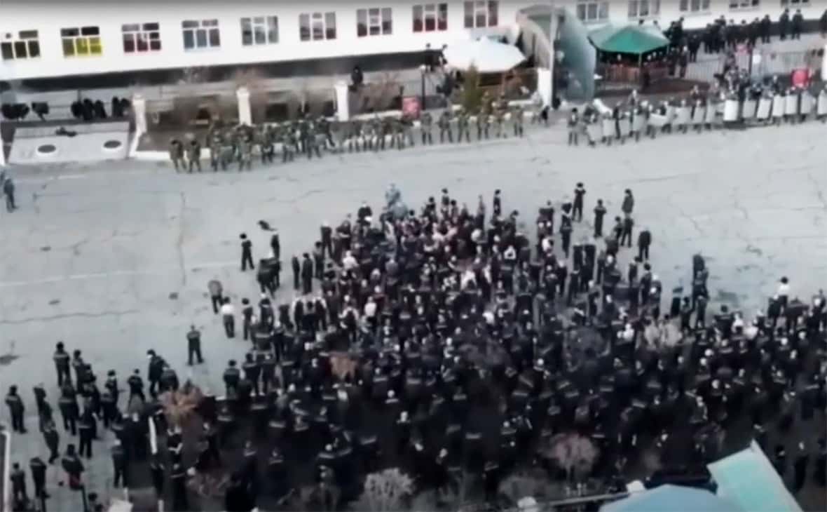 Экс-начальника ИК-15 в Ангарске, где в 2020 году жестоко подавили протест заключенных, приговорили к четырем годам колонии