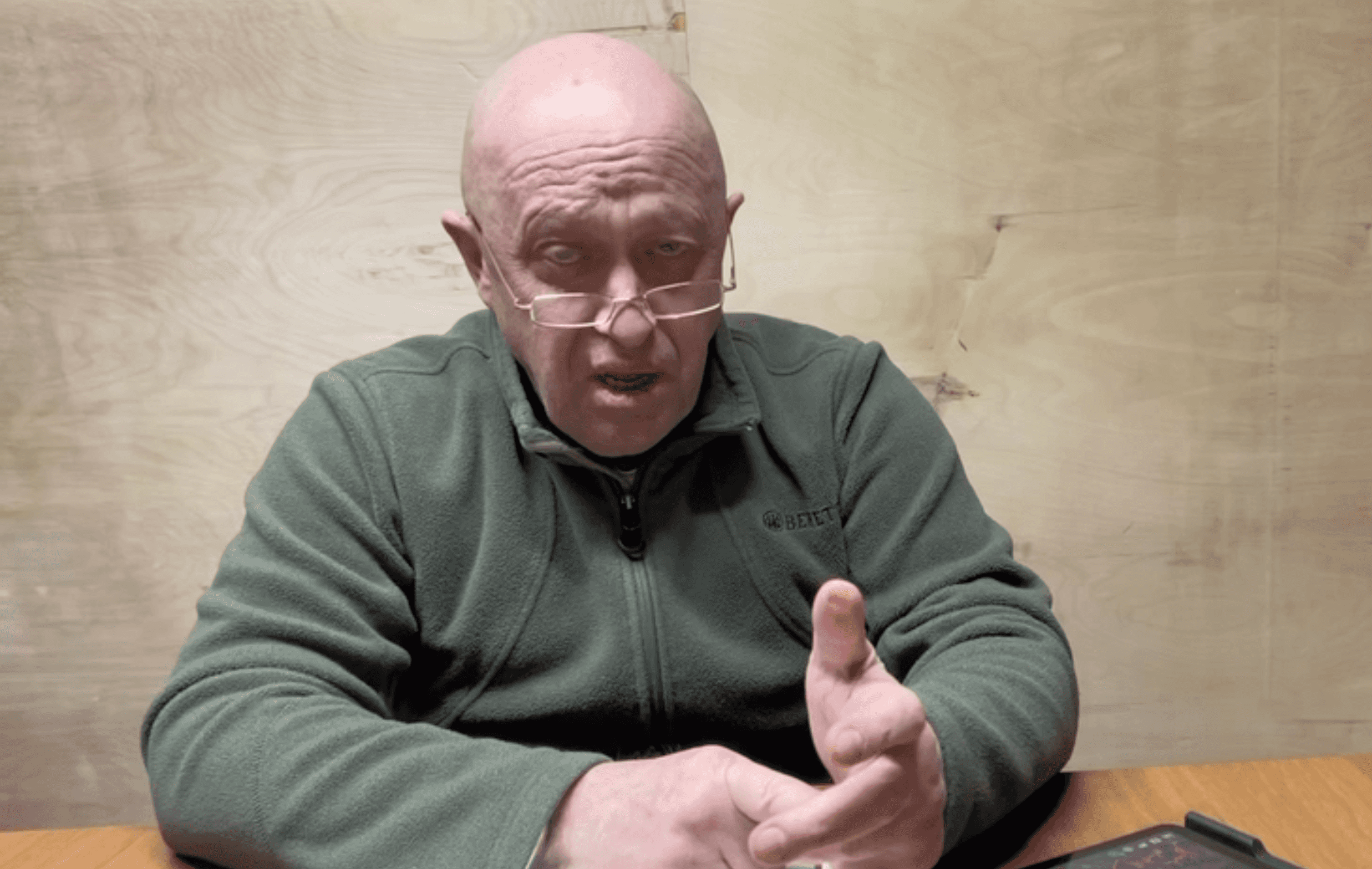 Пригожин обвинил российских военных в бегстве из-под Бахмута и предупредил о «глобальной трагедии» для России