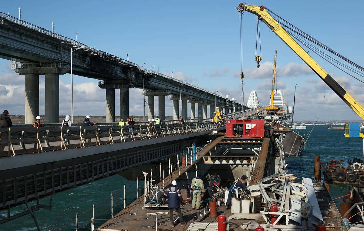 На уральскую дворницу завели дело об оправдании терроризма из-за комментария про подрыв Крымского моста
