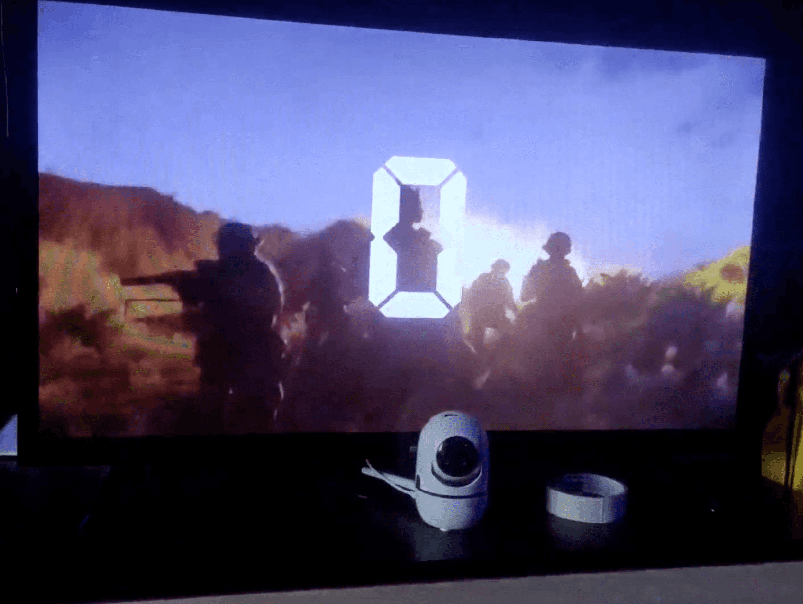 Хакеры взломали вещание федеральных каналов в Екатеринбурге и Красноярском крае. В показанном ролике говорится, что «пришел час расплаты»