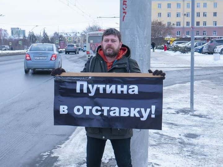 Экс‑главу барнаульского штаба Навального Вадима Останина приговорили к 9 годам колонии 