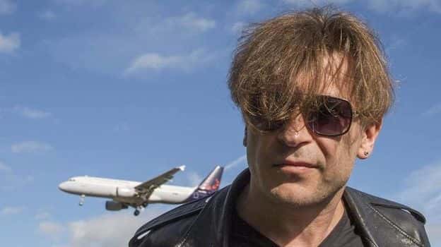 Лева Би-2 прилетел в Израиль. Остальные шестеро участников группы остаются в заключении в Таиланде