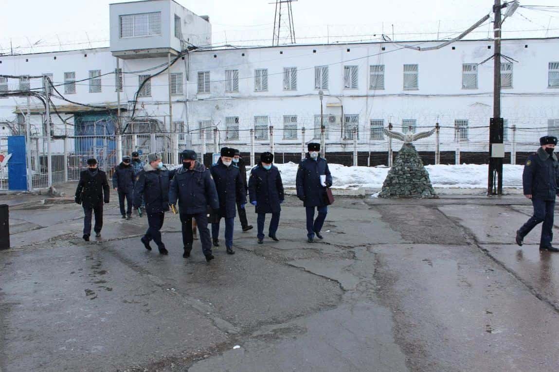 Хакеры похитили базу данных российских заключенных, чтобы отомстить за смерть Навального — CNN