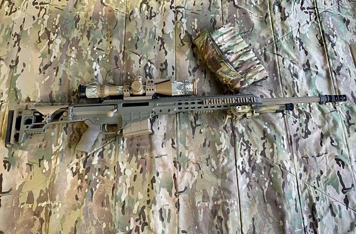 РФ импортирует из ЕС в обход санкций сотни винтовок и пистолетов ежемесячно. Вычислить один из каналов контрабанды помог фирменный скотч