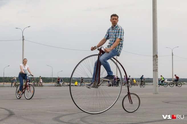 В Волгограде военный КАМАЗ сбил насмерть мужчину на ретровелосипеде. В Белгородской области создают комиссию по расследованию ДТП с военными