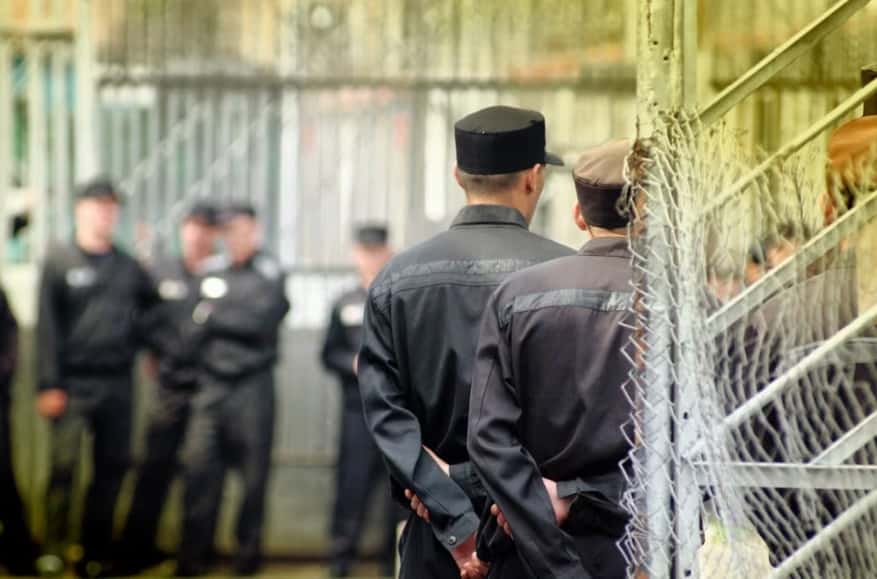 В Москве полицейские опрашивают бывших заключенных о готовности пойти на военную службу по контракту