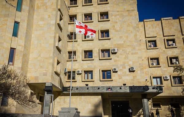 Прокуратура Грузии начала расследование сообщений о фальсификации парламентских выборов и вызвала на допрос президента Зурабишвили