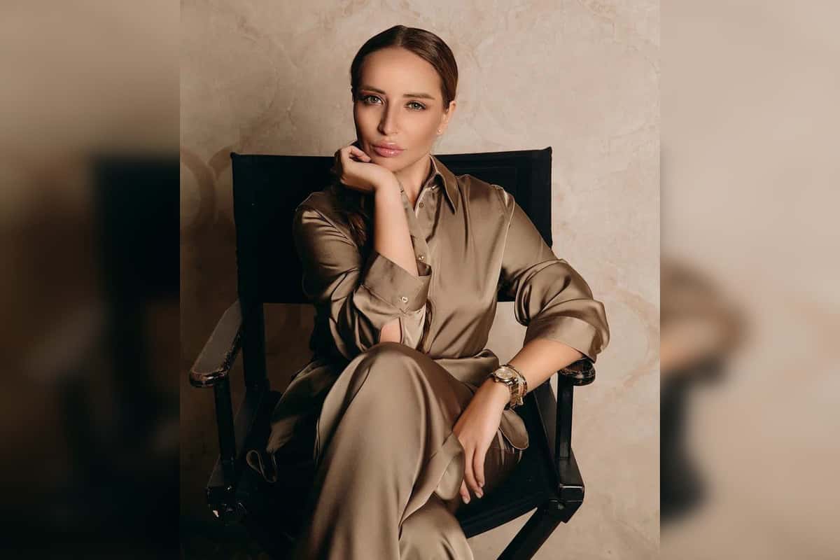 Соавтором нового учебника по «Семьеведению» для российских школ оказалась «родолог», преподававшая курсы по «очищению от грехов предков»