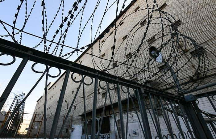 Госдума приняла закон о праве ФСБ создавать свои следственные изоляторы