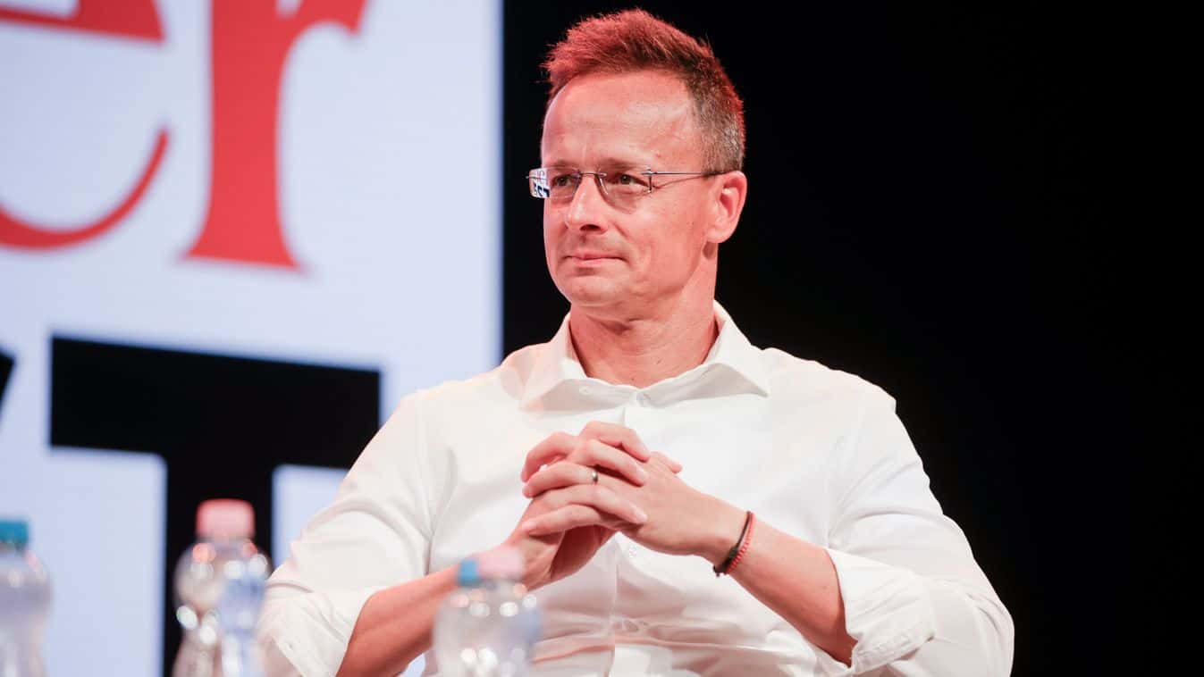 Глава МИД Венгрии заявил, что страна не поддержит ускоренное вступление Украины в ЕС