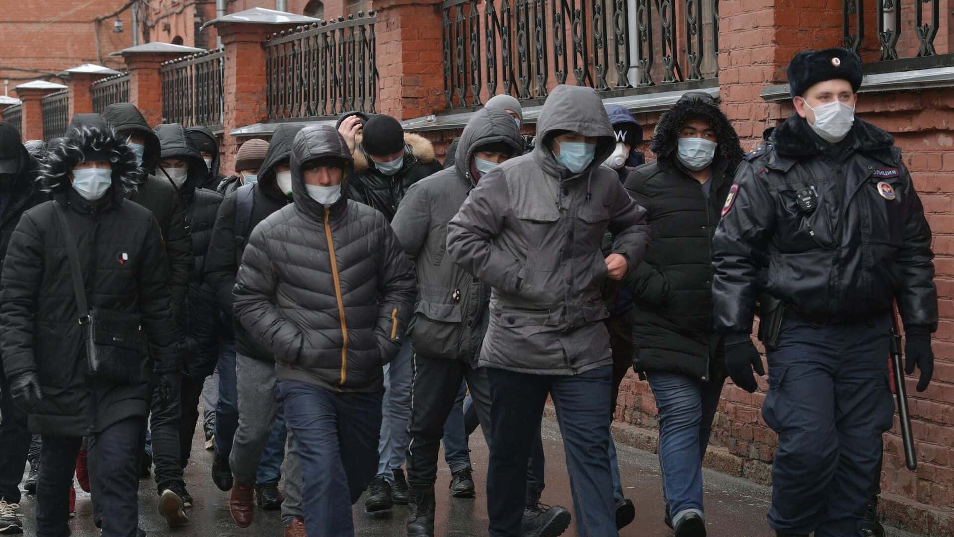 Путин утвердил Концепцию миграционной политики. «Идея воспроизводить население “естественным путем“ противоречит реальности» — правозащитник