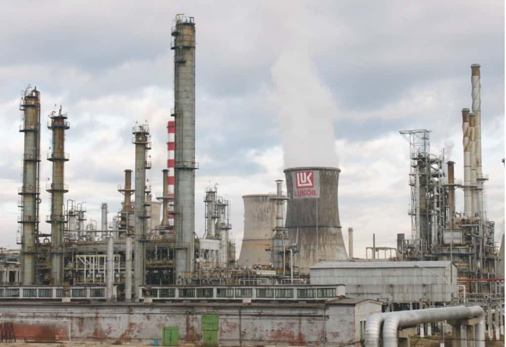 Президент Румынии допустил временную передачу НПЗ «Лукойл» под контроль государства