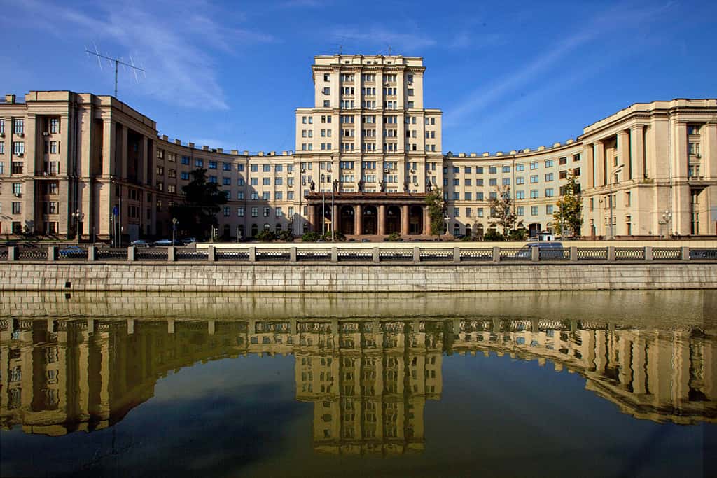 Студентов Бауманки обязали посещать центр БПЛА перед получением диплома — «Вёрстка»