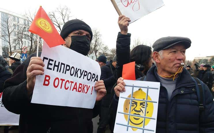 Все идет по клану. В Киргизии новые волнения: журналисты и гражданское общество объявили войну клану Матраимовых