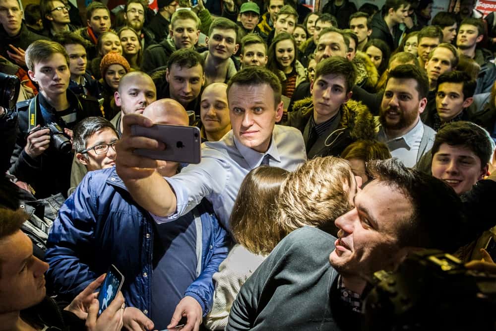 Поколение Н. Почему талантливая молодежь идет в региональные штабы ФБК и с чем она сталкивается