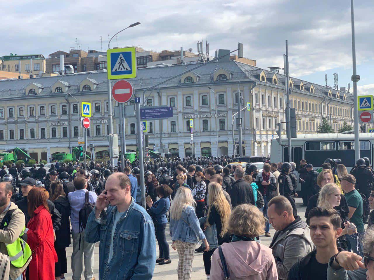 Почти 700 человек задержаны на акции за свободные выборы в Москве