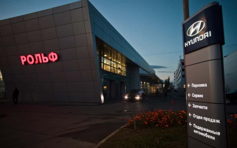 СК возбудил уголовное дело против основателя автодилера «Рольф». Его обвиняют в выводе средств компании за границу