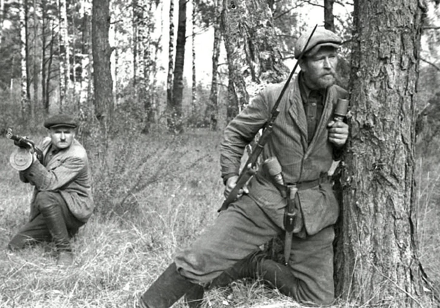 «Обещали оружие, но сбросили негодные автоматы». Неизвестные реалии советской партизанской разведки