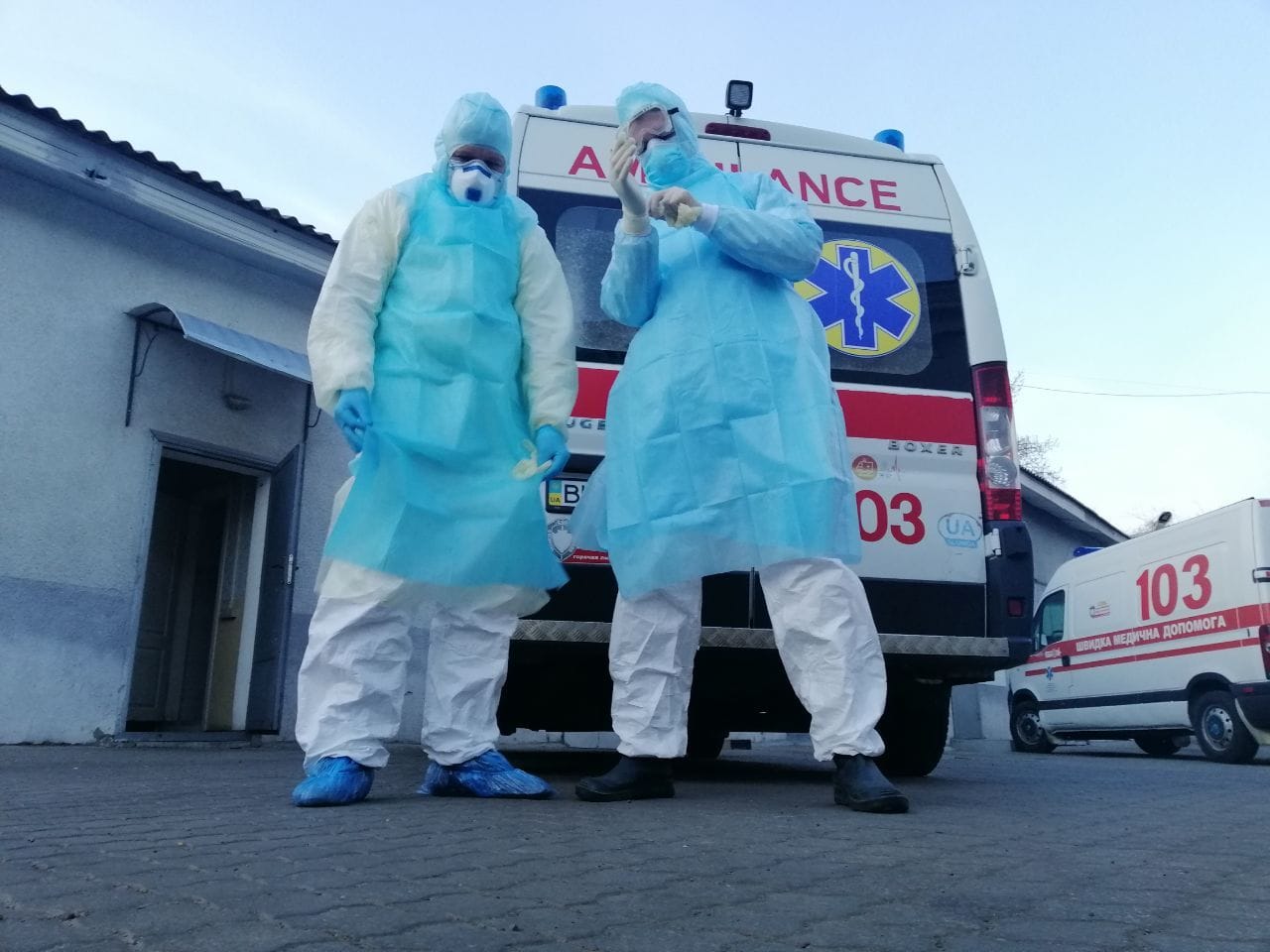 «Хочется плюнуть в лицо тем, кто твердит, что карантин — происки власти». Пациент, врач и эпидемиолог о ситуации с COVID в Украине