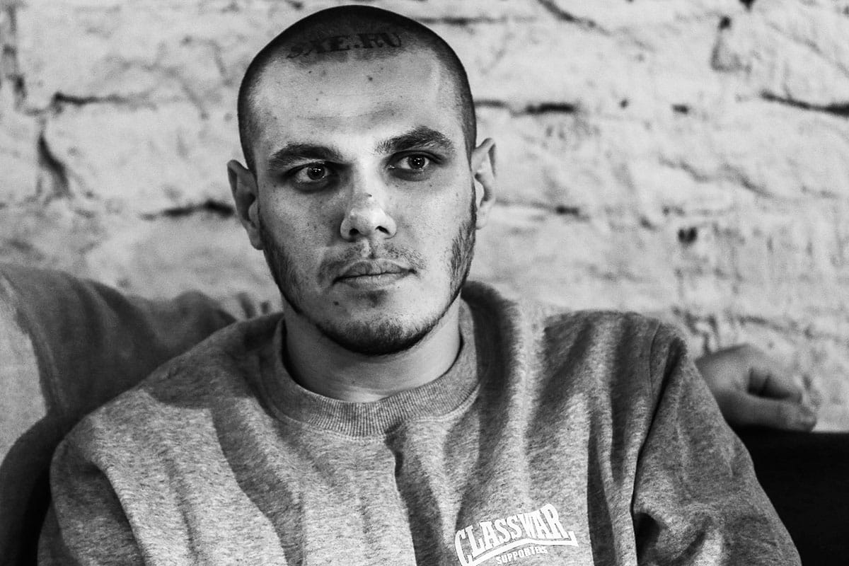 СК изменит обвинение убийцам антифашиста Алексея Сутуги на более тяжкое после публикации The Insider