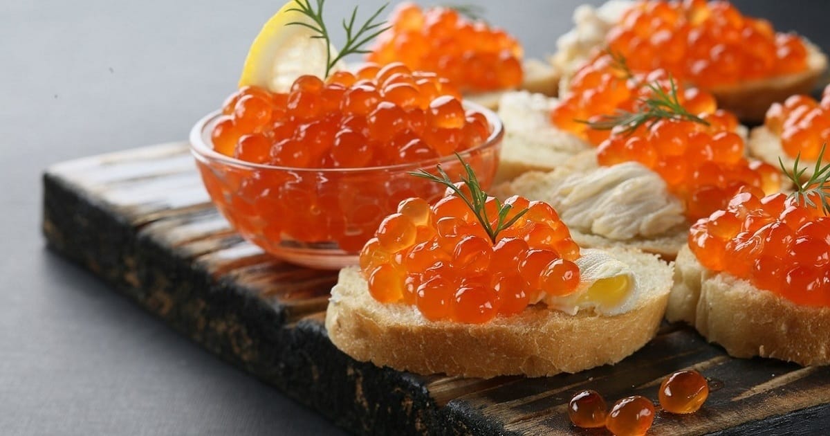 В России цены на красную икру достигли максимума за десять лет