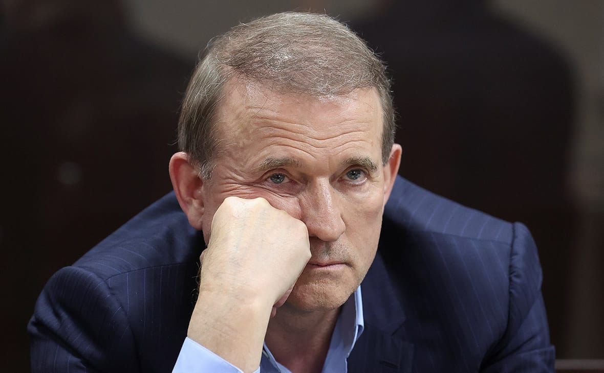 У домработницы кума Путина Медведчука во время обыска изъяли $467 тысяч и €87 тысяч 