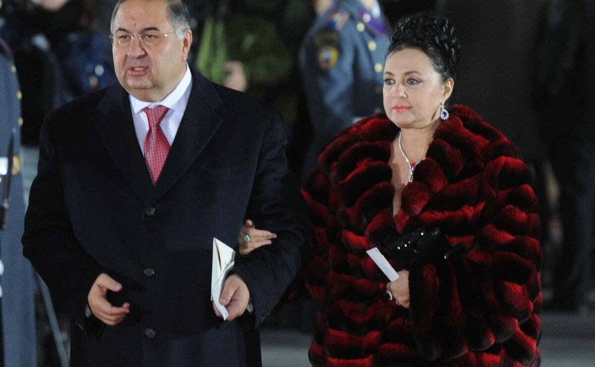 Усманов и Винер разводятся после 30 лет брака. Ранее олигарх попал под санкции США и ЕС, Винер эти ограничения не коснулись