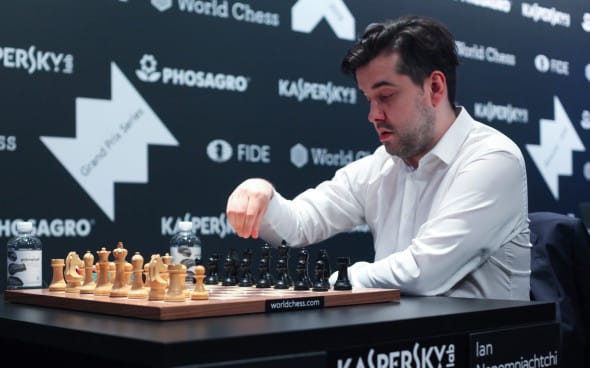 FIDE запретила российскому гроссмейстеру Яну Непомнящему пользоваться на турнирах термосом с логотипом «Норникеля»