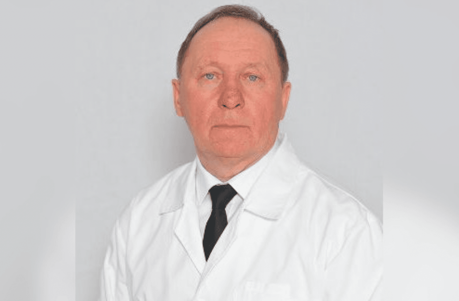 Российский хирург крикнул на корпоративе «Слава Украине!». Его уволили по указанию мэра, а сотрудники ФСБ угрожали загнать «нос в глотку»