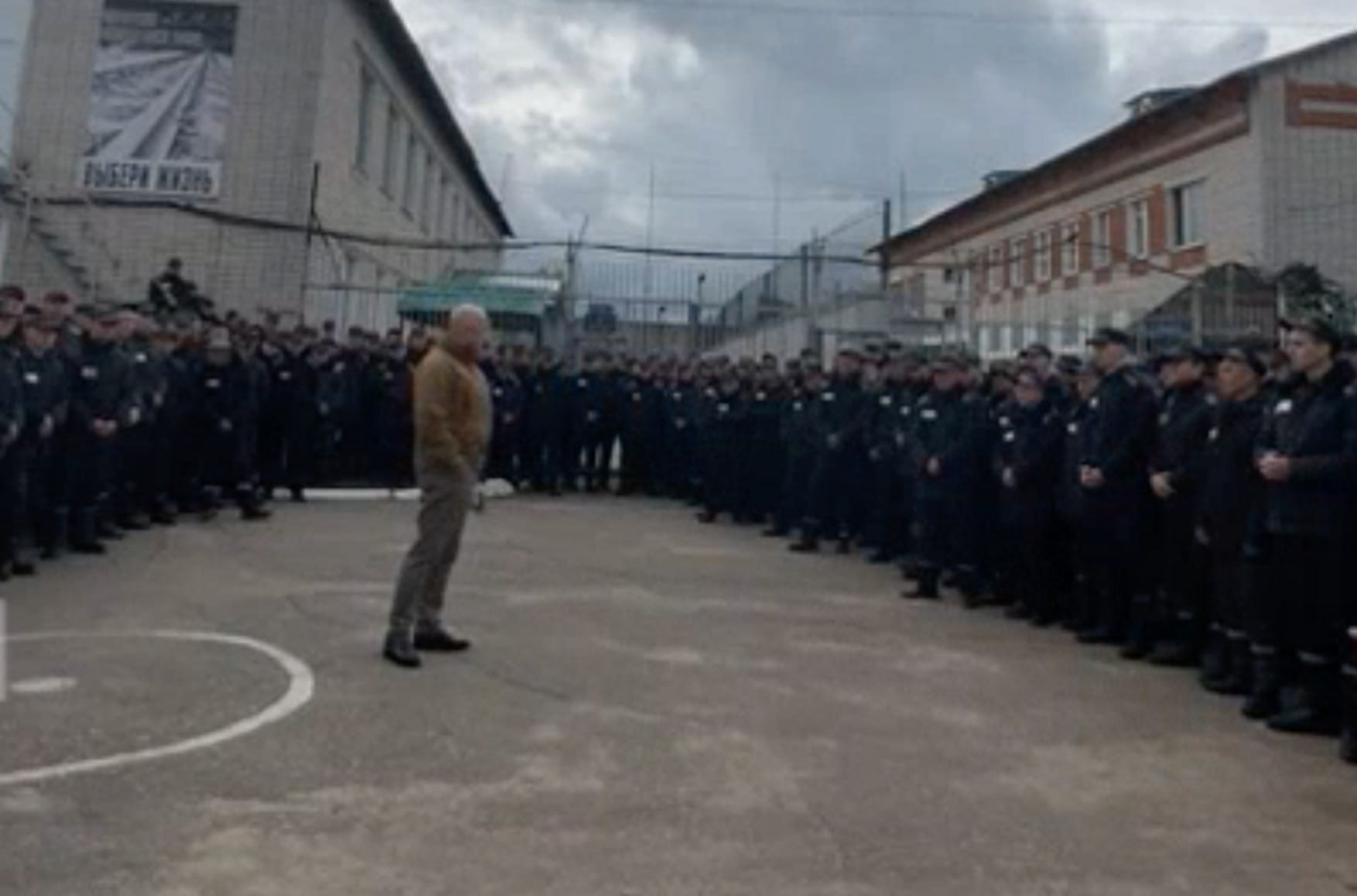 “Desertion followed by firing squad.” Video of Wagner PMC owner recruiting inmates surfaces on social media