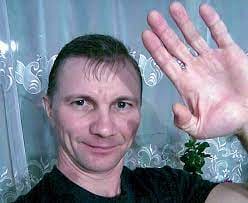 Отца нарисовавшей антивоенный рисунок школьницы отправили под домашний арест