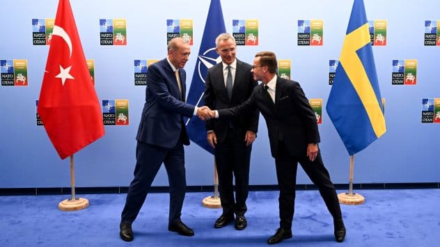 Эрдоган подписал протокол о вступлении Швеции в НАТО и направил его в турецкий парламент для ратификации