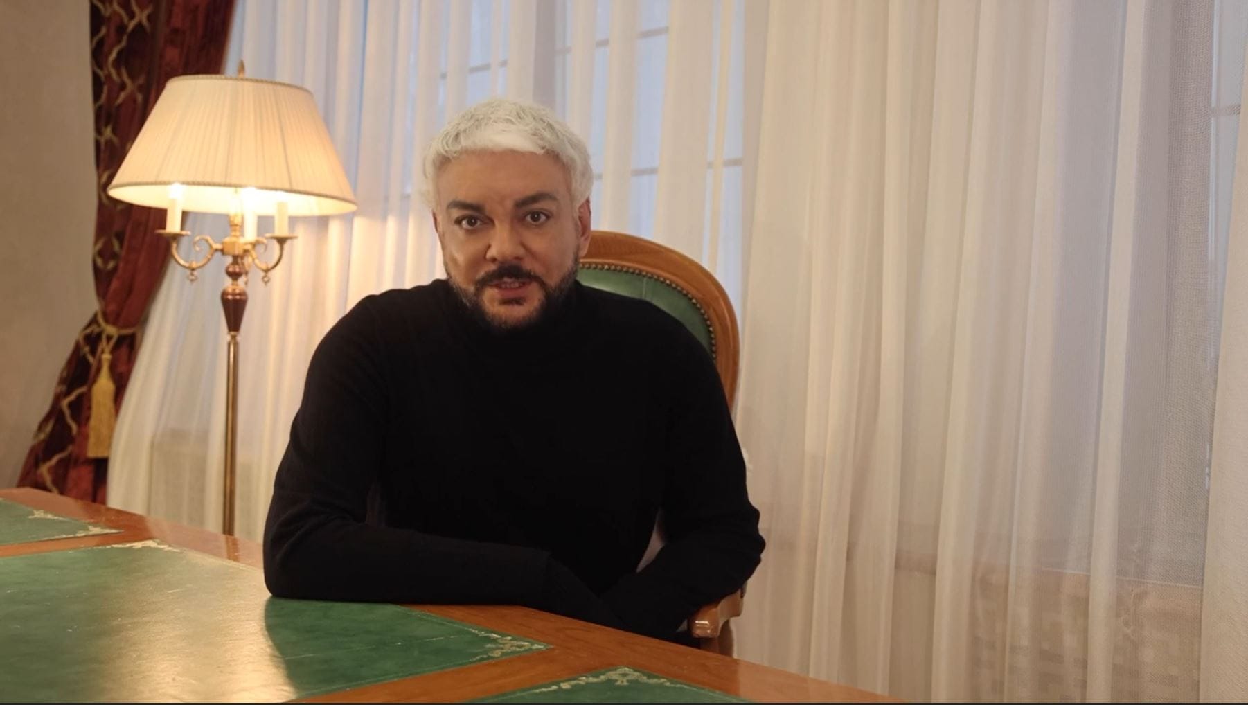 «В жизни каждого бывают моменты, когда зашел не в ту дверь», — Киркоров назвал ошибкой свое участие в «голой вечеринке» 