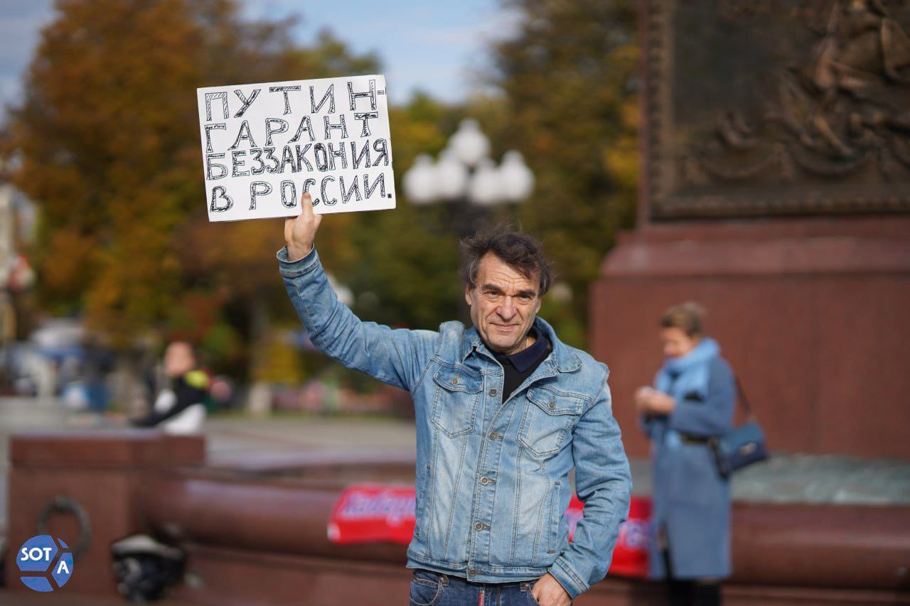 Калининградец Игорь Барышников, осужденный за «фейки», не может ходить, из-за грибка у него почернели руки — адвокат