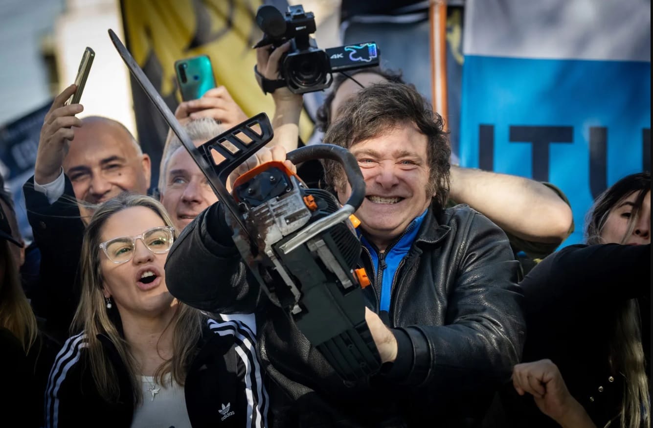 Бензопилой по экономике. Первые 100 дней правления эксцентричного президента Аргентины Хавьера Милея