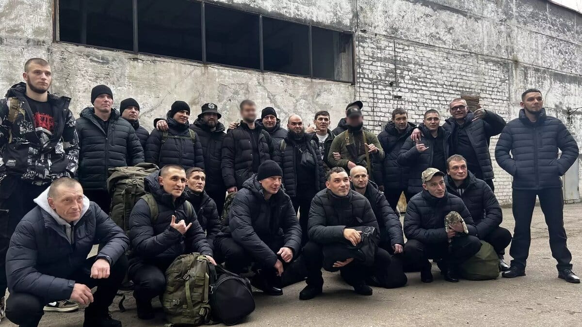 Закон о «помиловании» за участие в «СВО» не освободит заключенных, а заставит почти всех воевать до окончания войны — юрист